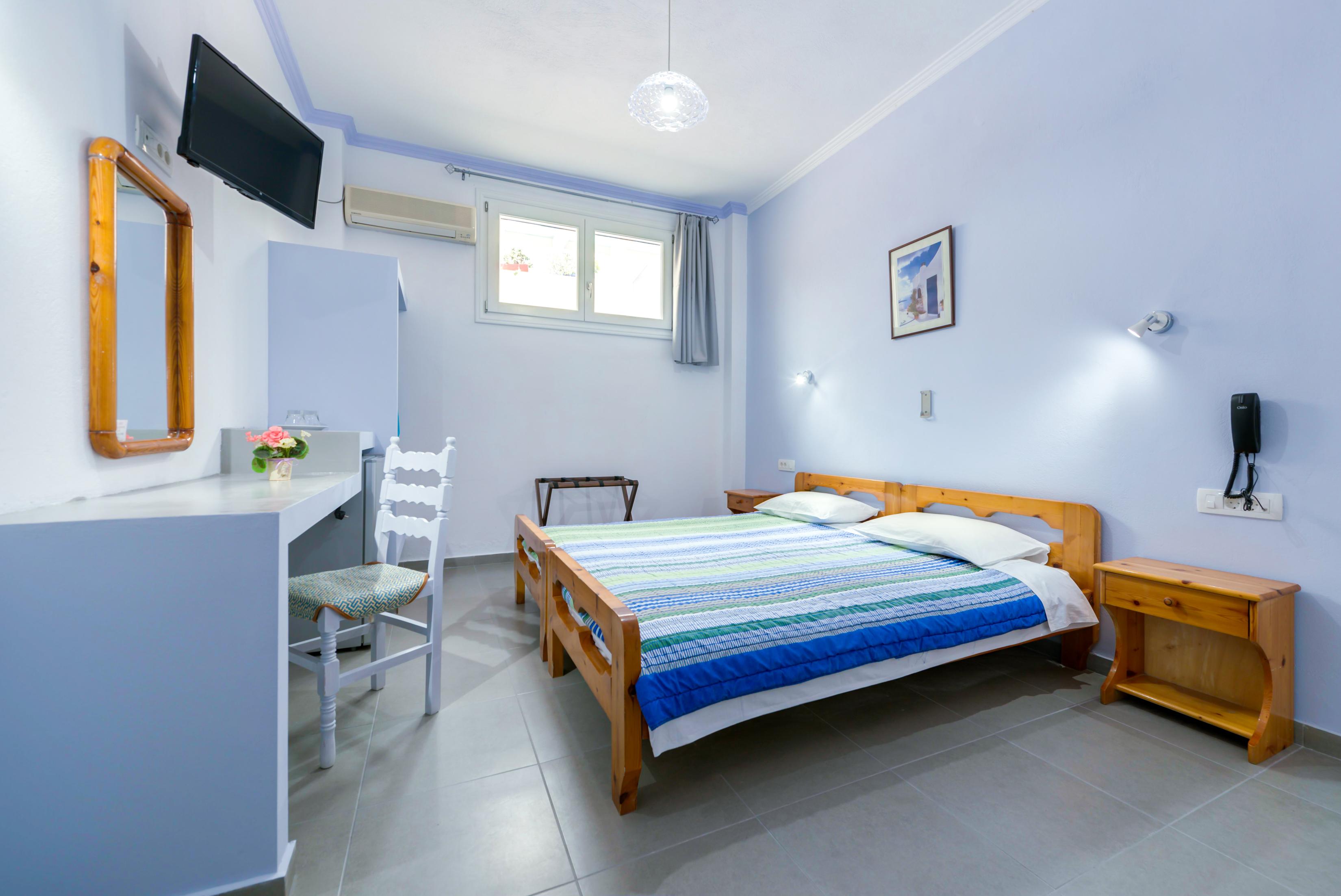 Akis 2* Kamari (Santorini)